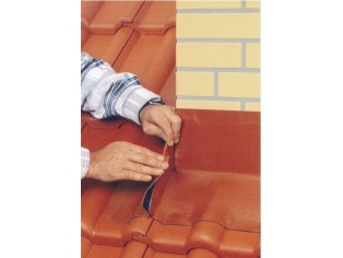 Wakaflex 28 cm, Ρολό 5m, Braas, Εύκαμπτη στεγανοποιητική ταινία για τη στεγανοποίηση κάθε είδους ενώσεων στη στέγη. Wakaflex 28 cm, Ρολό 5m, Braas, Εύκαμπτη στεγανοποιητική ταινία για τη στεγανοποίηση κάθε είδους ενώσεων στη στέγη.