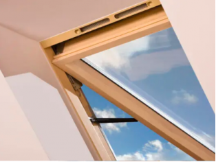 Optilight VK Kronmat Παράθυρο στέγης με μηχανισμό ανύψωσης   78×140cm με στεγάνωση + 10 χρόνια εγγύηση.